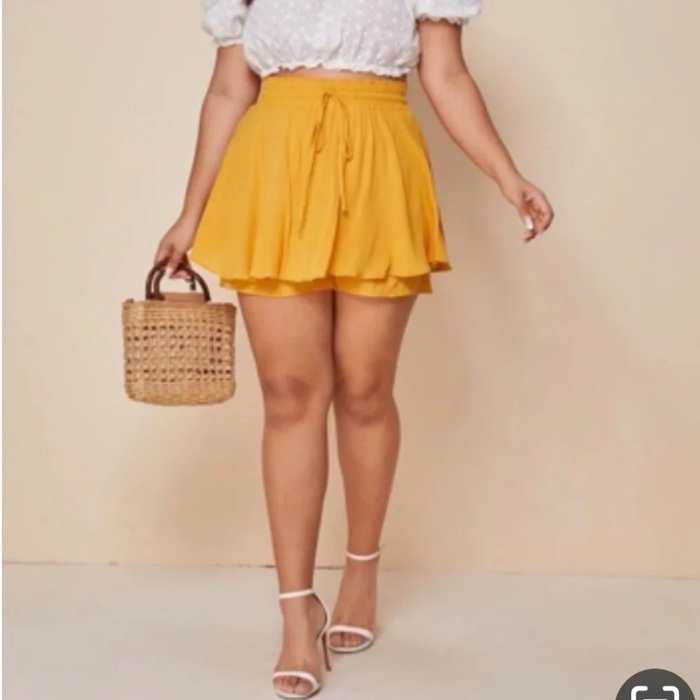 NEW•2X•Mellow Yellow Drawstring Layered Shorts - Picture 2 of 12